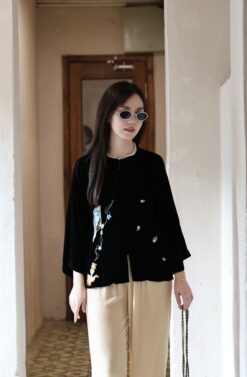 Áo cổ truyền thêu thủ công quạt đen 3